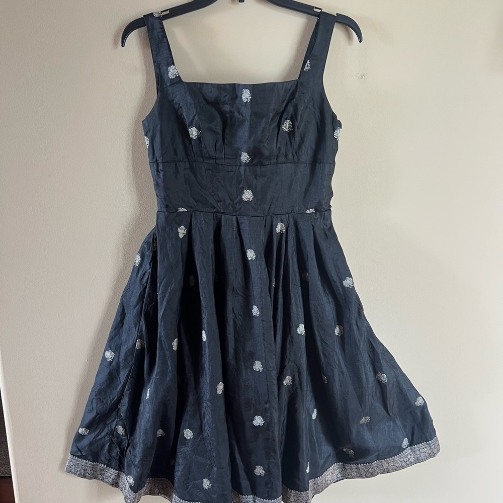 Navy Blue Sleeveless Dress with Floral Embroidery